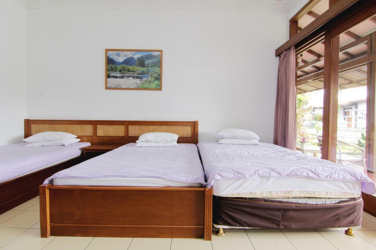 Villa Enggal Lembang Exterior foto