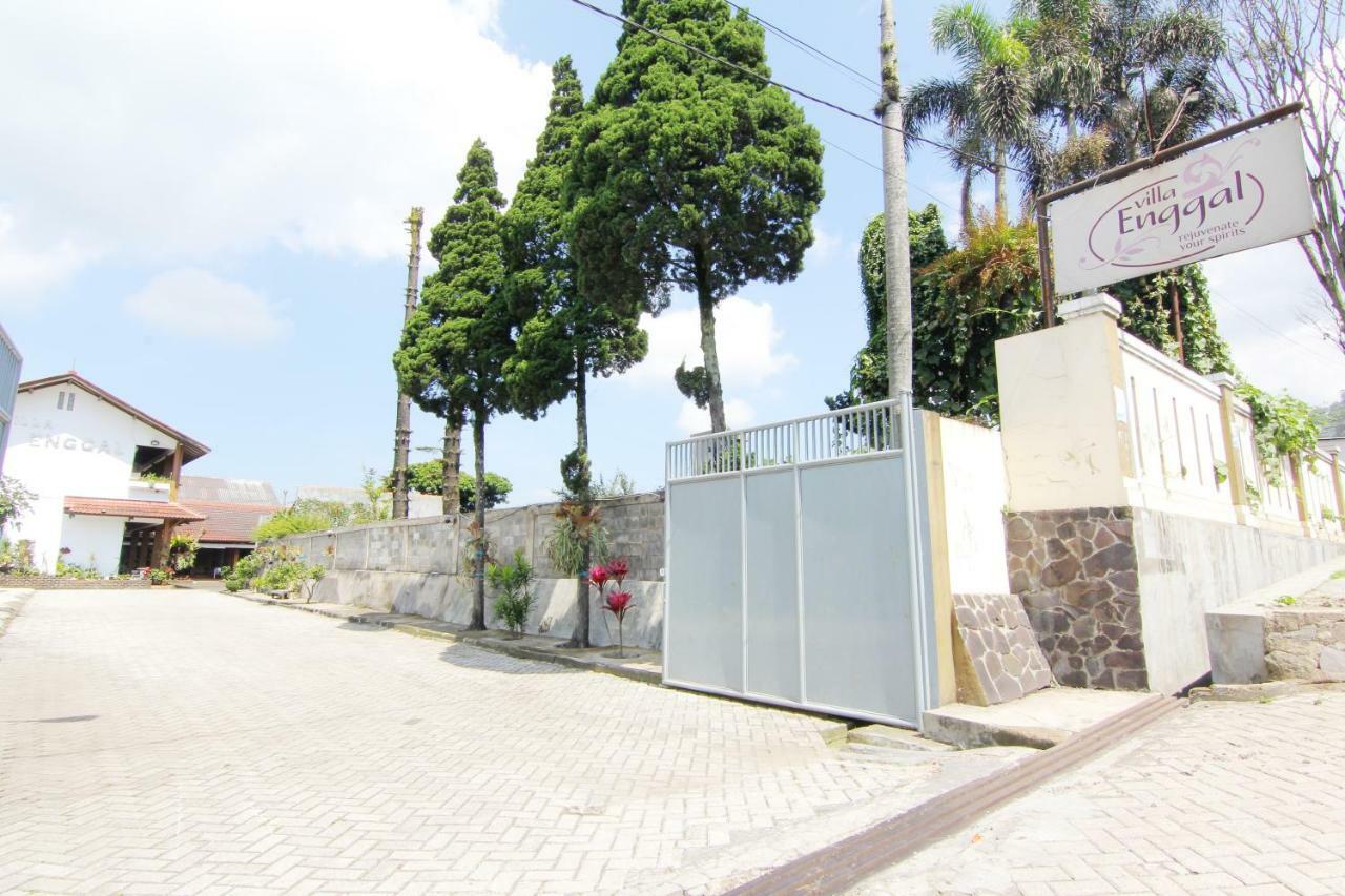 Villa Enggal Lembang Exterior foto